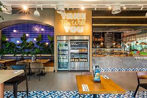 Radisson Red Dubai Silicon Oasis