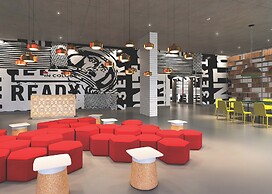 Radisson Red Dubai Silicon Oasis