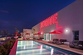 Radisson Red Dubai Silicon Oasis