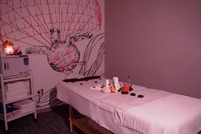 Radisson Red Dubai Silicon Oasis