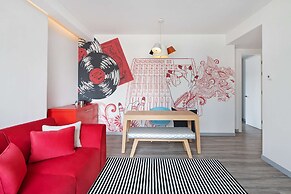 Radisson Red Dubai Silicon Oasis