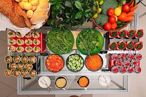 Radisson Red Dubai Silicon Oasis