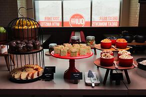 Radisson Red Dubai Silicon Oasis