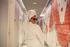 Radisson Red Dubai Silicon Oasis