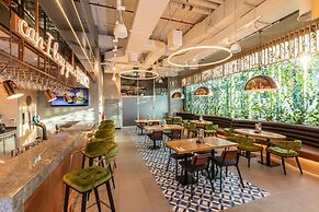 Radisson Red Dubai Silicon Oasis