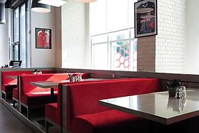 Radisson Red Dubai Silicon Oasis