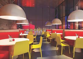 Radisson Red Dubai Silicon Oasis