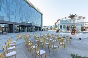 Radisson Red Dubai Silicon Oasis