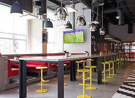 Radisson Red Dubai Silicon Oasis