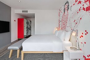 Radisson Red Dubai Silicon Oasis