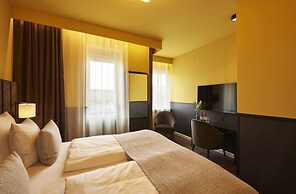 WIDE Hotel