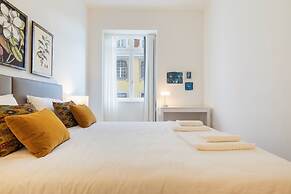 Trendy & Classic 2 Bedroom Apartment