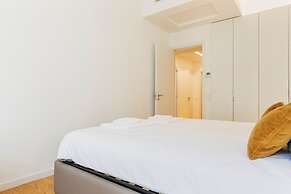 Trendy & Classic 2 Bedroom Apartment