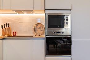 Trendy & Classic 2 Bedroom Apartment