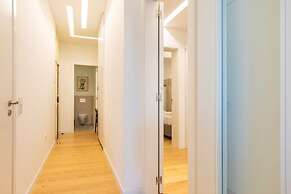 Trendy & Classic 2 Bedroom Apartment