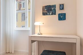 Trendy & Classic 2 Bedroom Apartment