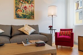 Trendy & Classic 2 Bedroom Apartment