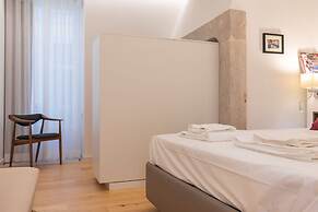 Trendy & Classic 2 Bedroom Apartment