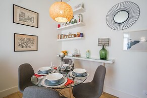 Stylish Apartment near Av Liberdade