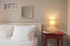 Trendy & Lightful Apartment