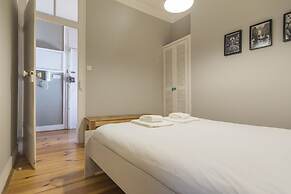 Trendy & Lightful Apartment