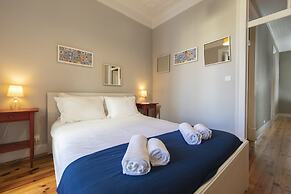 Trendy & Lightful Apartment