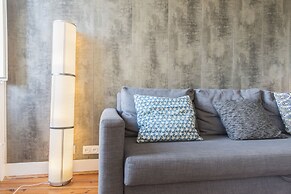 Trendy & Lightful Apartment