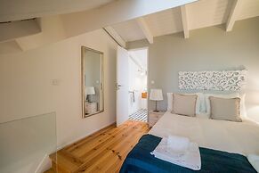 Rose Duplex Apartment 5D