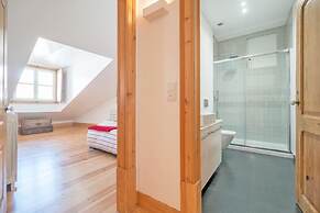 Superb Flat Cathedral & River View