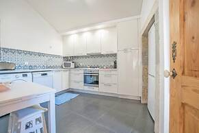 Superb Flat Cathedral & River View