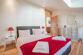 Superb Flat Cathedral & River View