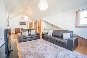 Superb Flat Cathedral & River View