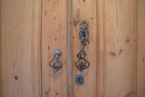 Superb Flat Cathedral & River View