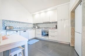 Superb Flat Cathedral & River View