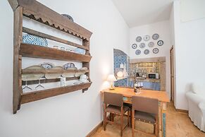 Traditional Studio Apartment