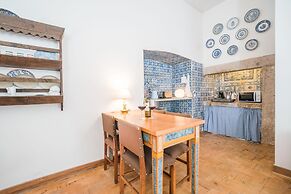 Traditional Studio Apartment