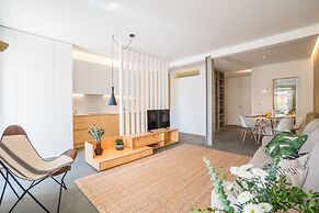 Wood Wall & Garden Apartment