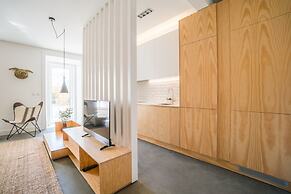 Wood Wall & Garden Apartment