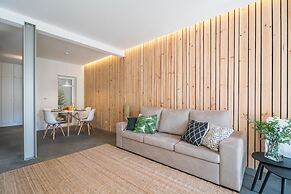 Wood Wall & Garden Apartment