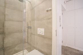 Wood Wall & Garden Apartment