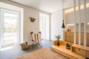 Wood Wall & Garden Apartment