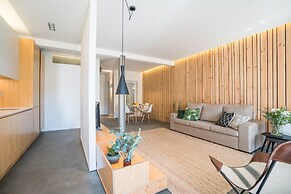 Wood Wall & Garden Apartment