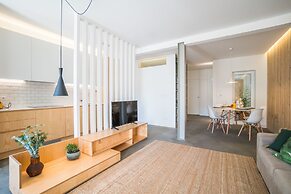 Wood Wall & Garden Apartment