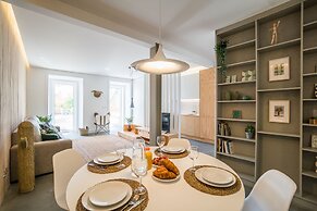 Wood Wall & Garden Apartment