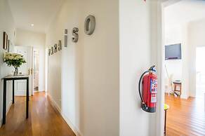 Panoramic Tagus River Terrace Apartment in Alfama