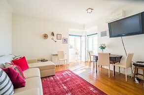 Panoramic Tagus River Terrace Apartment in Alfama