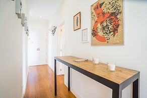 Panoramic Tagus River Terrace Apartment in Alfama