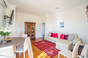 Panoramic Tagus River Terrace Apartment in Alfama