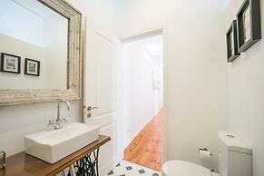 Chiado & Design Apartment