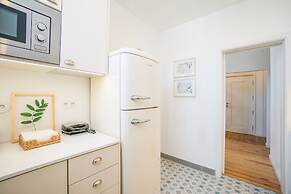 Chiado & Design Apartment